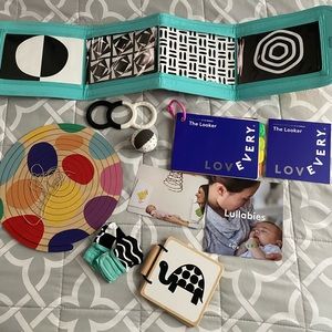 SOLD Lovevery The Looker Set